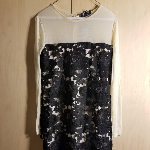 Dress - Picture 4 of 4